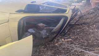 Çanakkalede takla atan araçta sıkışan sürücü kurtarıldı