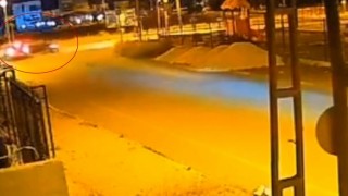 Çarpışmanın etkisiyle araç metrelerce sürüklendi