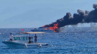 Çeşme Dalyan Marinada yat yangını