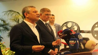 CHP Genel Başkanı Özgür Özel İzmirde basın toplantısı düzenledi