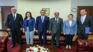 CHP lideri Özel, DEM heyetini kabul etti