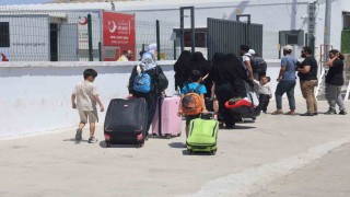 Çifte vatandaşlığı bulunan Suriyelilerin ülkelerine giriş-çıkışlarına izin verilmesiyle Civegözünde yoğunluk arttı