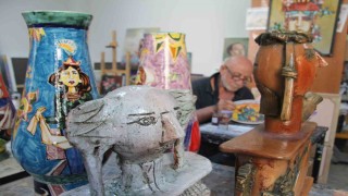 Çocukken ailesine destek olmak için başladı, ressam oldu