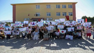 Çocuklar hayallerindeki dünyayı resmetti