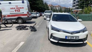 Çorumda otomobil ile elektrikli bisiklet çarpıştı: 1 yaralı