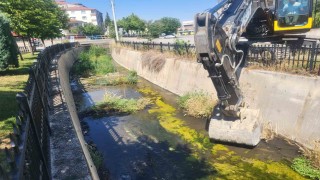 Çorumdaki derelerde temizlik çalışmaları sürüyor