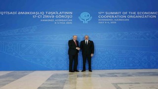 Cumhurbaşkanı Erdoğan, Ekonomik İşbirliği Teşkilatının 17. Zirvesinde Aliyev tarafından karşılandı