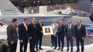Cumhurbaşkanı Yardımcısı Cevdet Yılmaz IDEF 2025 fuarını ziyaret etti