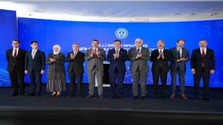 Cumhurbaşkanı Yardımcısı Yılmaz: Teknoloji dar bir zümrenin kontrolünde olursa toplumsal eşitsizlikleri derinleştirebilir