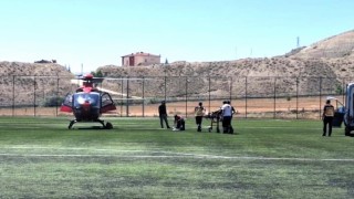 Darendede eli kesilen vatandaş ambulans helikopterle Malatyaya sevk edildi