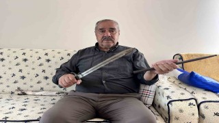 Dedesinin savaşta, hayatta kalmak için kullandığı 170 yıllık süngüyü torunlarına miras bırakacak