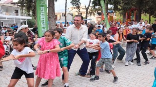 Defne Belediyesinin Harbiye Mahallesinde düzenlediği etkinlikte çocuklar gönüllerince eğlendiler