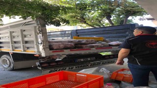 Deponun ardındaki tehlike: 2 ton kaçak et ve süt ürünü ele geçirildi