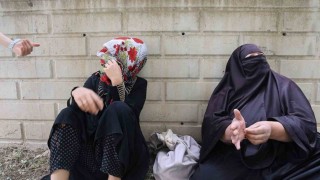 Dilencilerden pes dedirten savunma: Biri Namaz kılacağım, diğeri Yasak olduğunu bilmiyordum dedi