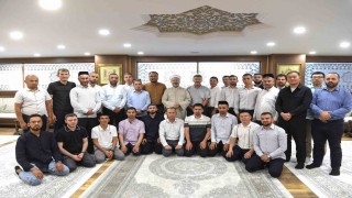 Diyanet İşleri Başkan Erbaş, Türk devletlerinden gelen akademisyen ve öğrencilerle buluştu