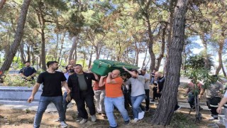 Doğum esnasında genç kadın vefat etti, evladı yaşama tutundu