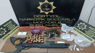 Dörtyolda evden uyuşturucu ve cephanelik çıktı