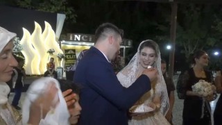 Düğün pastası 60 davetliyi hastanelik etti