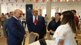 Düzce Üniversitesi tanıtım günleriyle aday öğrencileri geleceğe hazırlıyor