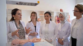 Ebelik mesleği yeniden yükselişte: Yetkiler genişletildi, iş garantisi geldi