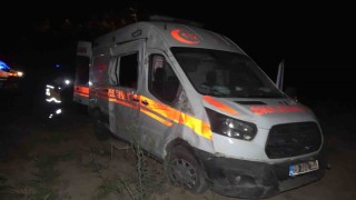 Elazığda ambulans şarampole uçtu: 2 yaralı