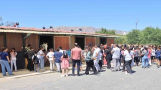 Elazığda çocuklar doyasıya gezdi