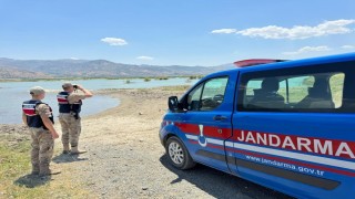 Elazığda jandarma ekipleri, su kenarlarında denetim yaptı