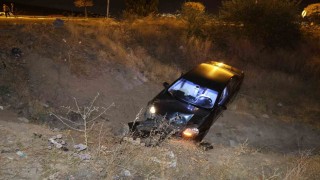 Elazığda otomobil şarampole uçtu: 5 yaralı