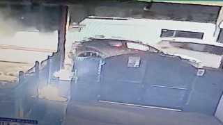 Elazığda pikap otomobille çarpıştı: 3 yaralı