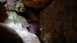 Elazığda sıcaktan bunalanlar ‘Buzluk Mağarasına akın etti