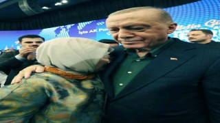 Emine Erdoğan, Cumhurbaşkanı Erdoğanın konuşması sırasında duygulandı