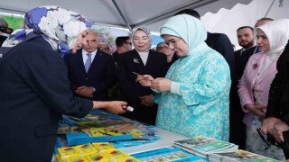 Emine Erdoğan, Ümraniye Çevre Şenliğinde çocuklarla birlikte teraryum hazırladı