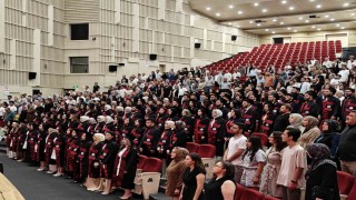 ERÜ Eczacılık Fakültesi 16. dönem mezunlarını verdi