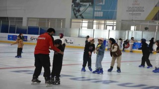 Erzurum GSİMden Yaz Kuran Kurslarına buz pateni eğitimi