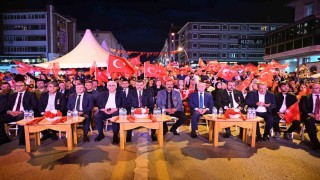 Erzurumda demokrasi nöbetine yoğun katılım