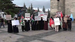 Erzurumda sağlık çalışanları Gazze için yürüdü