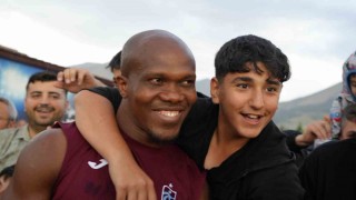 Erzurumdaki üçüncü taraftar buluşmasında Trabzonspora yine sevgi seli