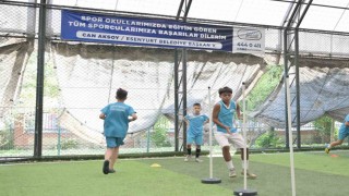 Esenyurt Belediye Başkan Vekili Can Aksoydan yaz spor okullarına ziyaret