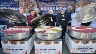 Esenyurtta aşure bereketi: 17 bin kişiye aşure ikram edildi