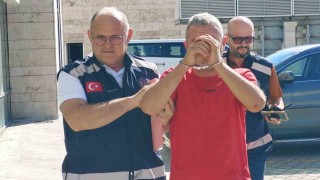 Eşini ve kızını hastanelik edip polise bıçak çekip direnen şahıs tutuklandı