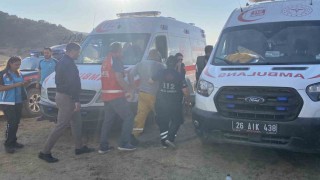 Eskişehirde yangına müdahale eden itfaiye eri dumandan etkilendi