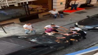 Fatihte yol verme kavgası kamerada