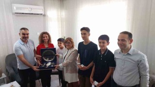 Fatma Şahinden Türkiye birincisi ağabey-kardeşe tebrik ziyareti
