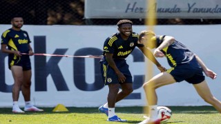Fenerbahçe, günün ilk antrenmanını yaptı