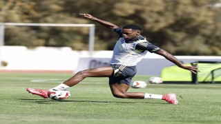 Fenerbahçe, yeni sezon hazırlıklarını sürdürdü