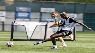 Fenerbahçede Başkan Ali Koç, antrenmanı takip etti