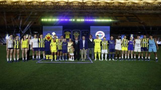 Fenerbahçenin 2025-2026 sezonu formalarının lansmanı yapıldı