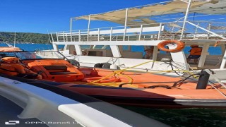 Fethiye limanında su alarak batma tehlikesi yaşayan teknenin suyu tahliye edildi