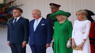 Fransa Cumhurbaşkanı Macrondan İngiltereye ilk ziyaret