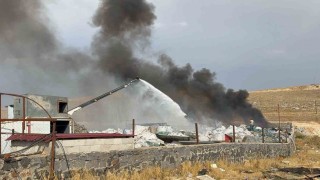 Gaziantepte geri dönüşüm fabrikasında yangın